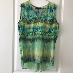 Jones Wear Beautiful Sleeveless Top Sz 12 watercolor print w/pleat detai…